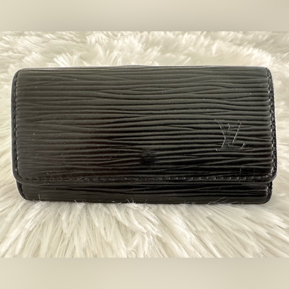 Authentic Louis Vuitton Black Epi Leather 4 Key Case Holder - Picture 1 of 15